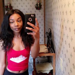 Meet your Posher, Monique